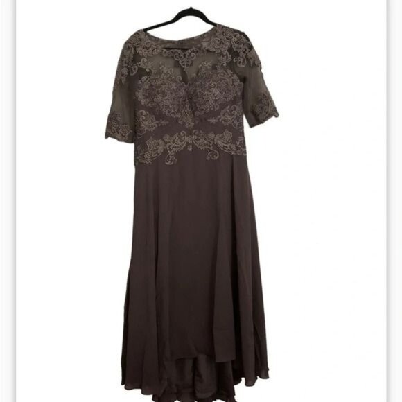 Elegant Gray Lace Half-Sleeve High-Low Evening Dress Size 10 - Picture 3 of 13